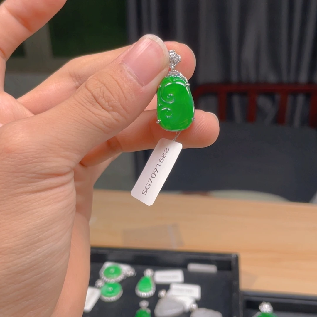 翡翠银S925镶嵌颈饰