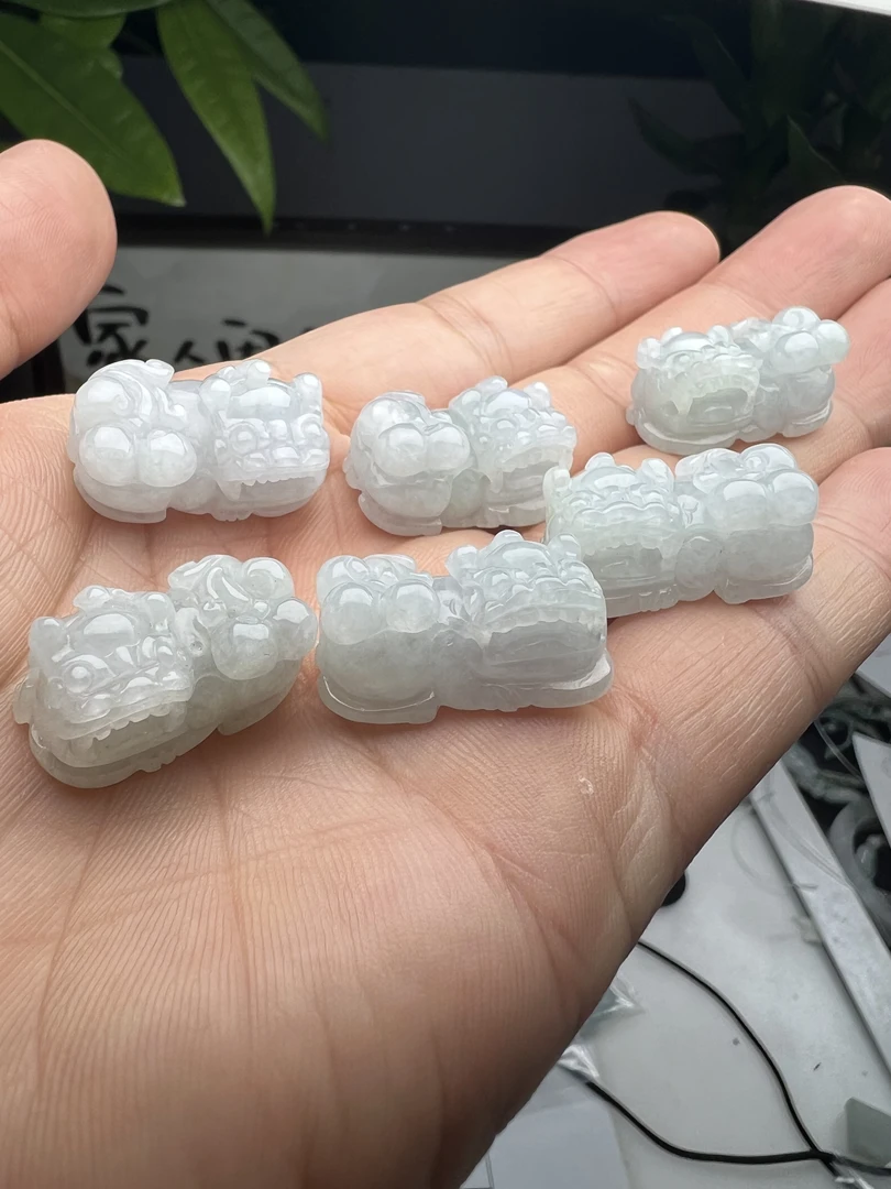 天然翡翠 品质珠宝 精雕冰润貔貅通用时尚玉石挂件  多样性发其一