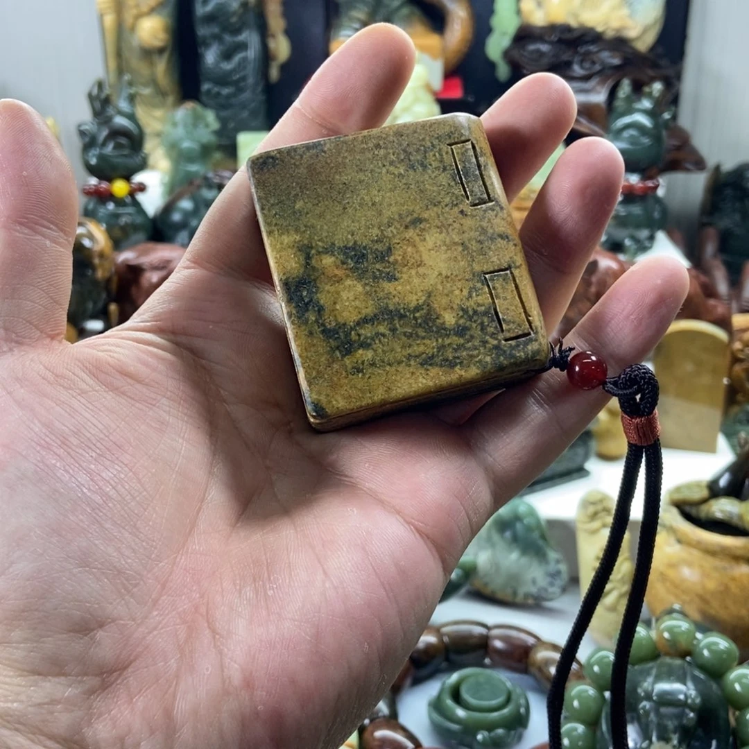 岫岩河磨玉（透闪石质玉）未镶嵌把件