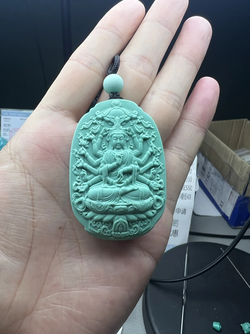 天然原矿绿松石雕刻千手观音