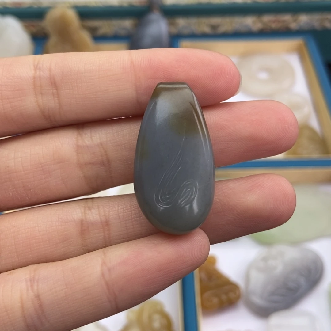 和田玉吊坠未镶嵌