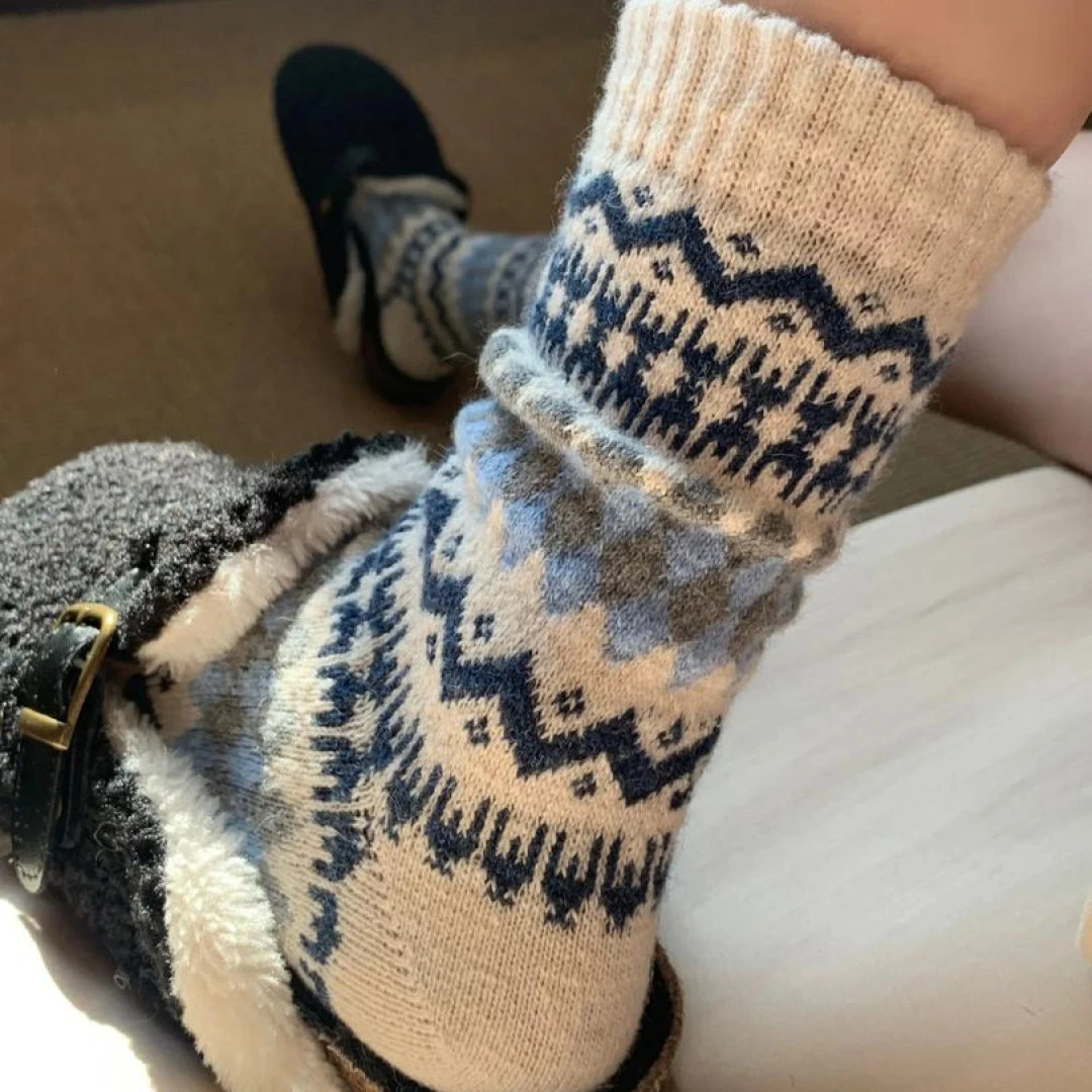 秋冬新款保暖中筒袜菱格纹复古堆堆袜费尔岛袜子女加厚羊毛袜长筒