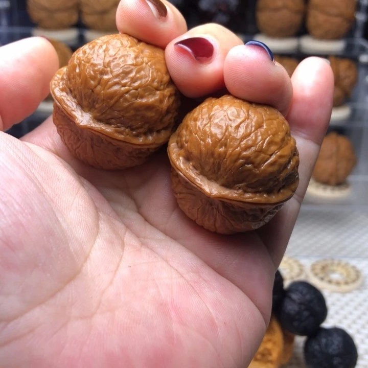 文玩核桃把件50小红蛇34+