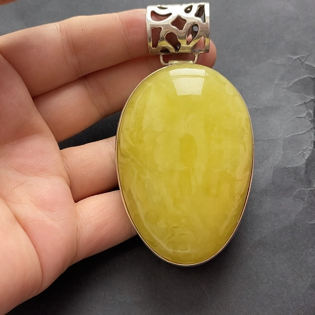 琥珀未镶嵌裸石吊坠