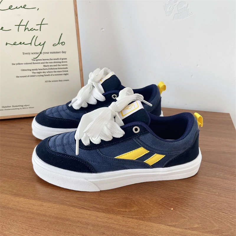 新款低帮学生滑板鞋国潮港风ins潮百搭男女校园情侣运动休闲鞋