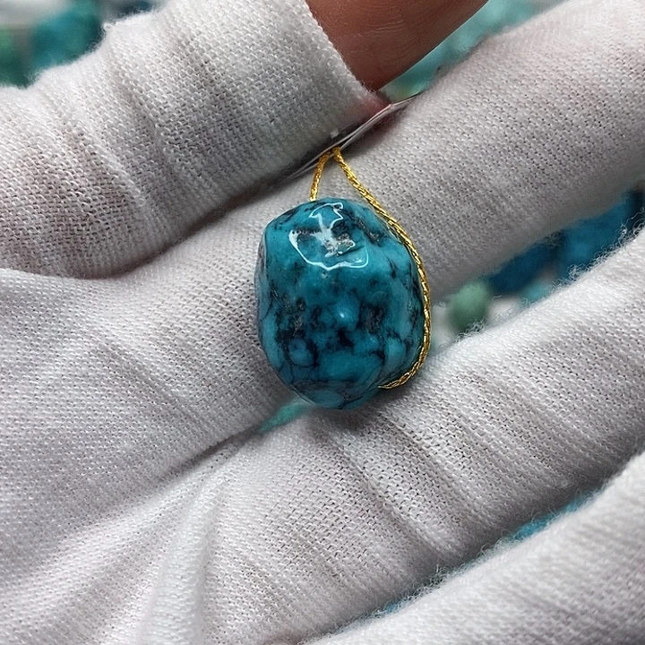 奇***熊绿松石未镶嵌天然原矿 地大质检