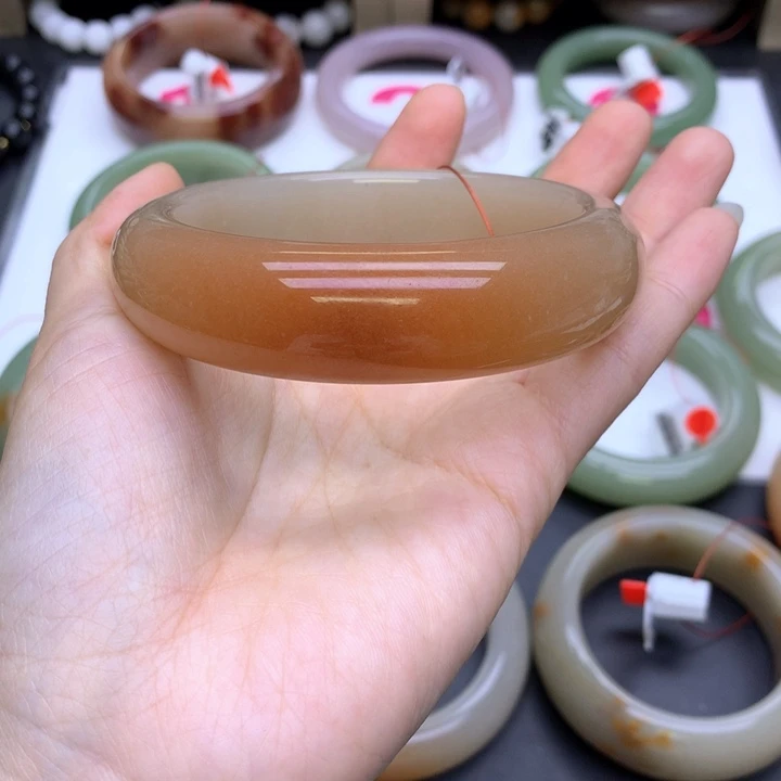 未镶嵌手镯石英质玉