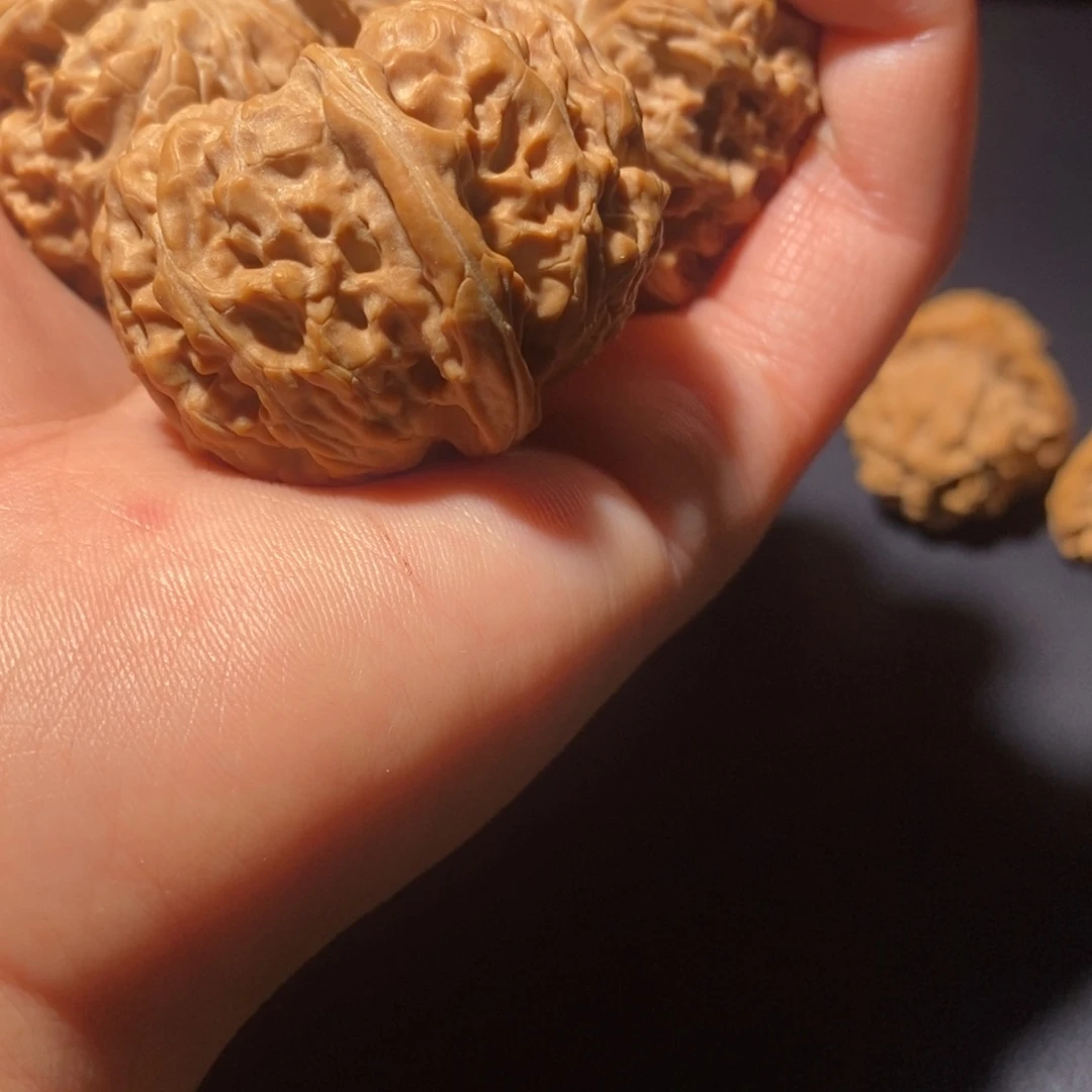 文玩核桃吊坠李***。金锭元宝