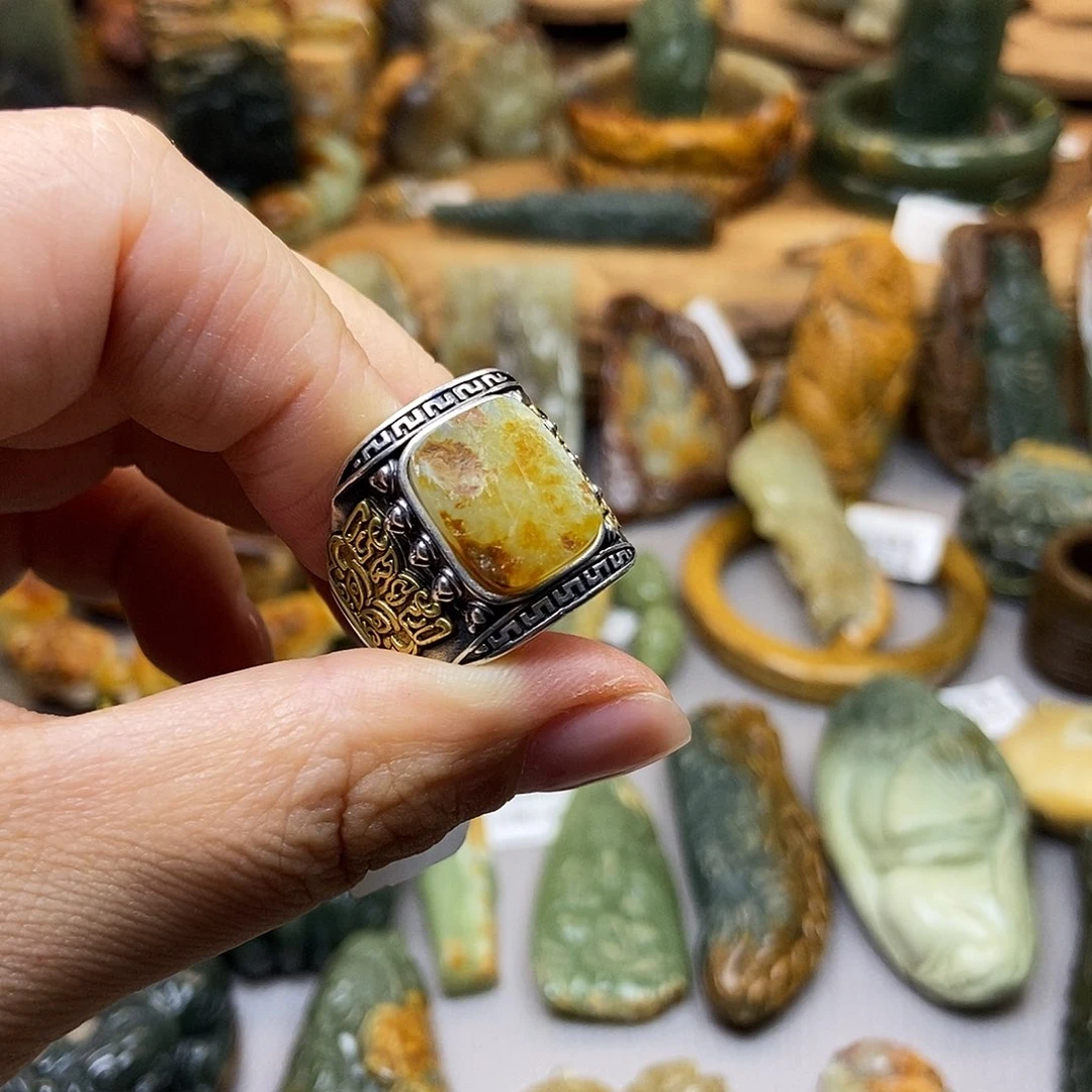 弹***线岫岩河磨玉（透闪石质玉）银S925镶嵌珠宝奇石