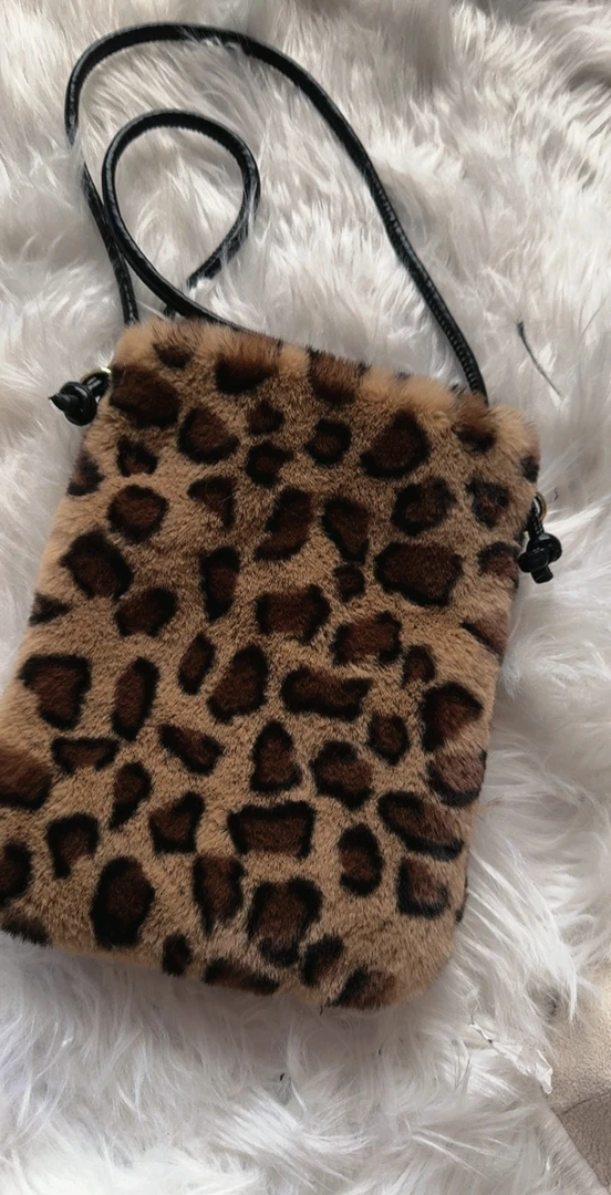 方款洋气磁扣腋下包手机包女士做旧豹纹小方包棕色