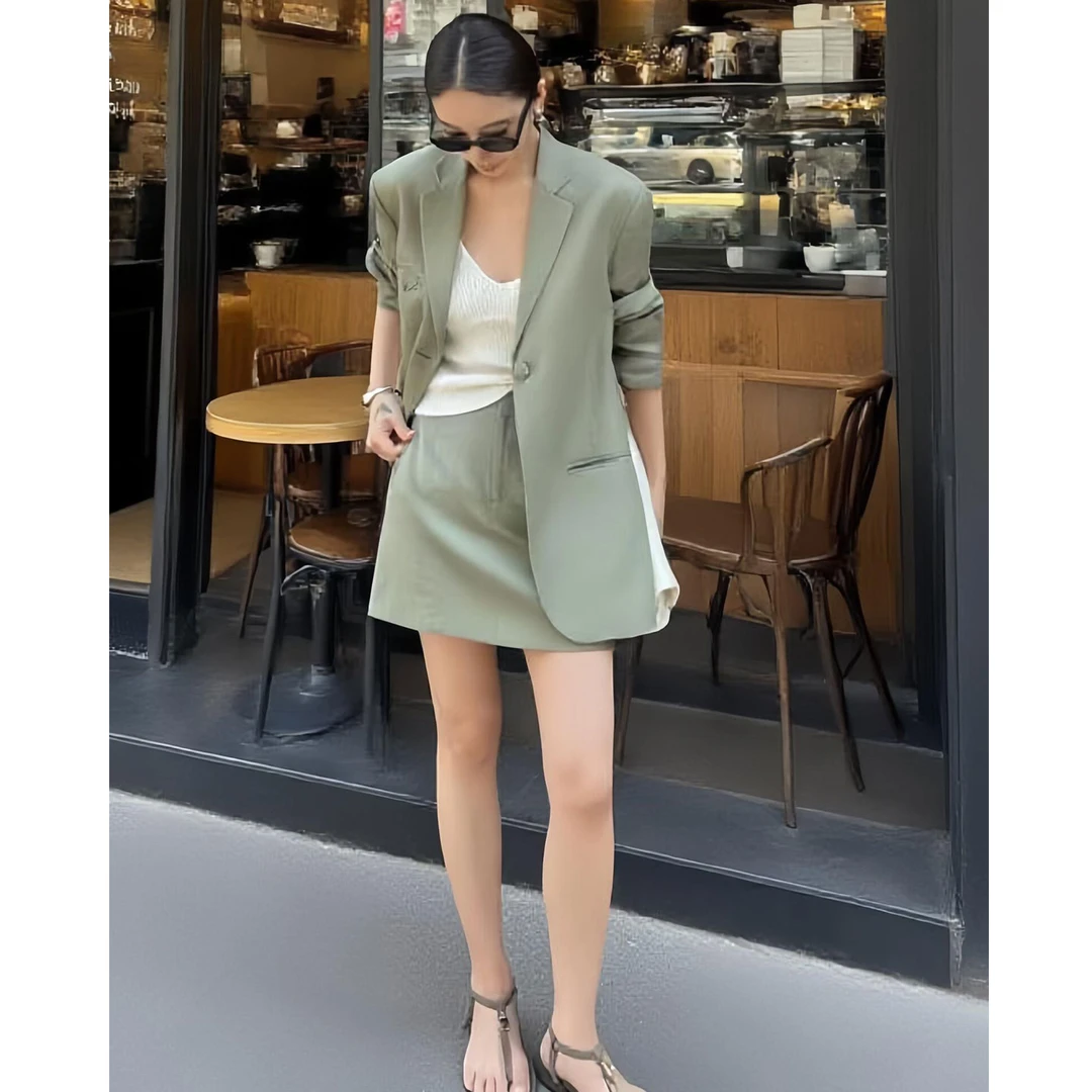 2025超火秋装一整套女休闲高级感小香通勤风西装外套半身裙两件套