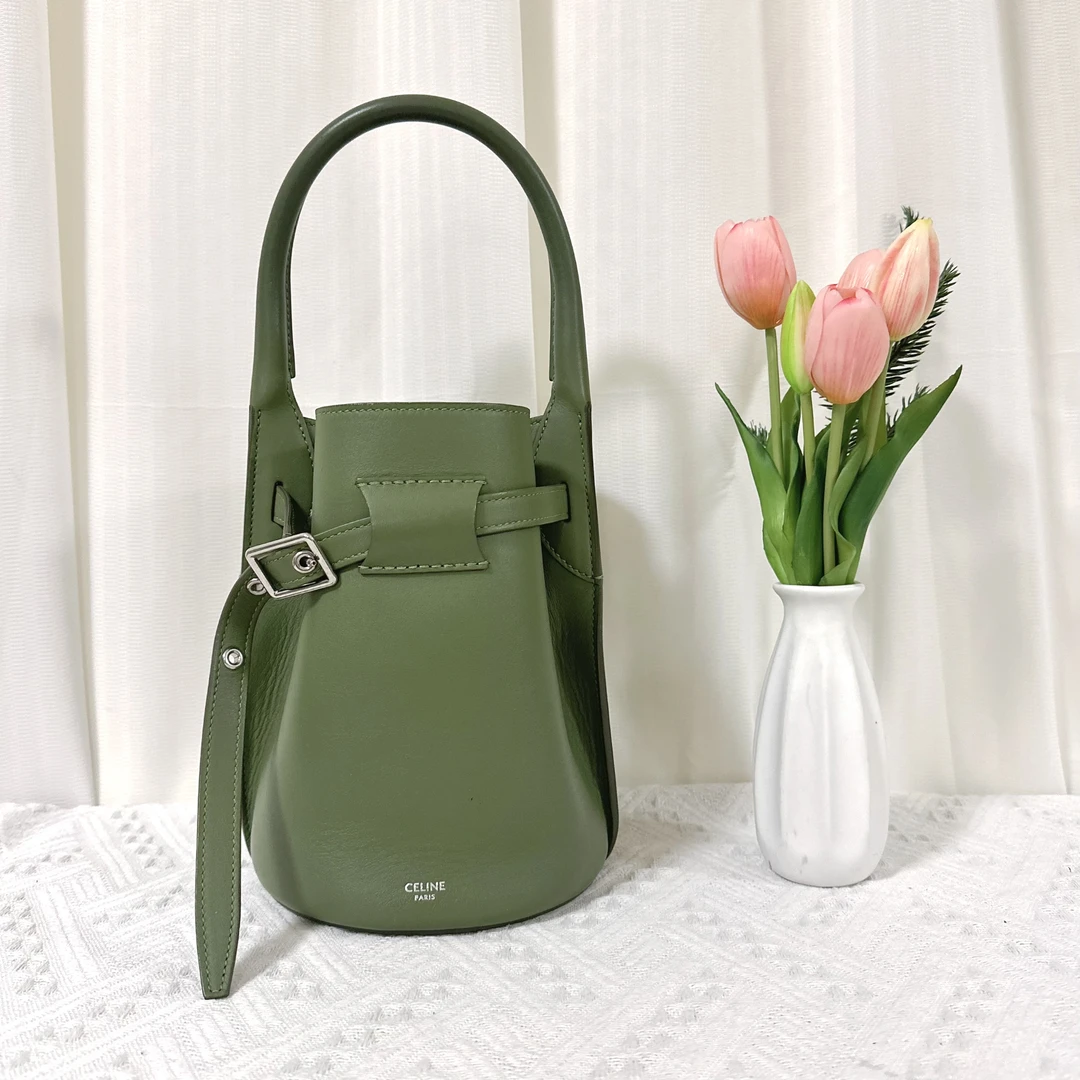 99新 Celine/思琳 手提斜挎水桶包 尺寸20x15cm
