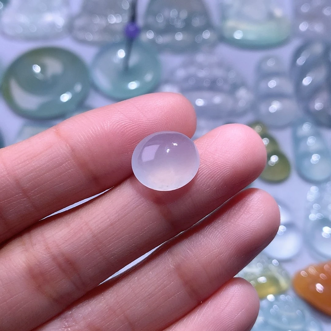 【闪购商品】翡翠颈饰未镶嵌蛋面