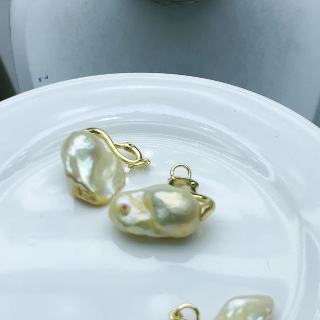 淡水珍珠颈饰钛钢