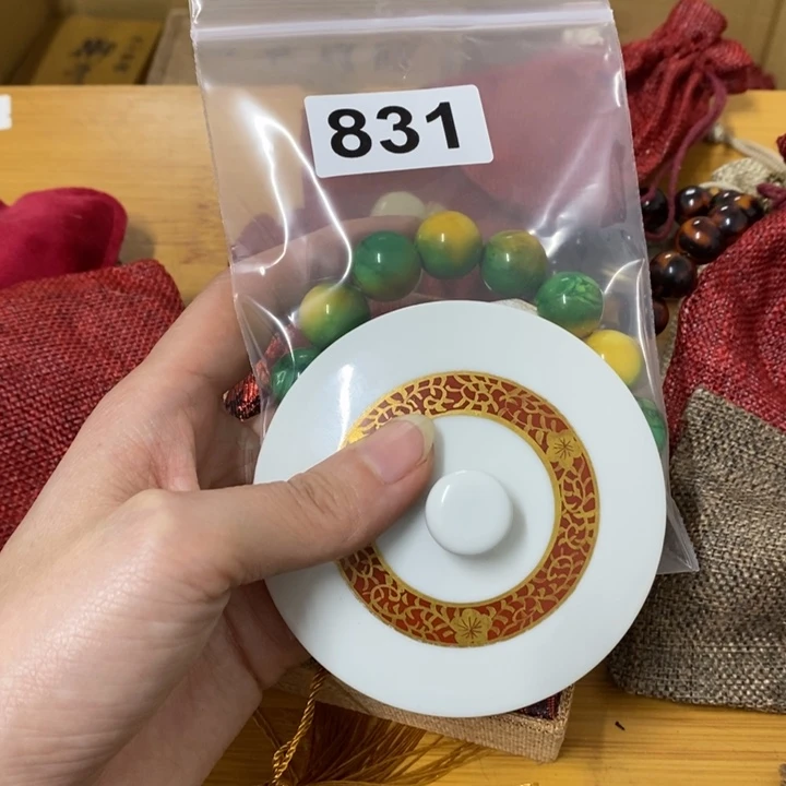 瓷片哈中古工艺品一件