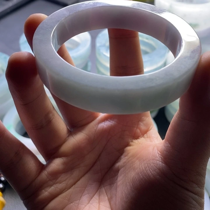 宁***独定制翡翠未镶嵌翡翠手镯A货