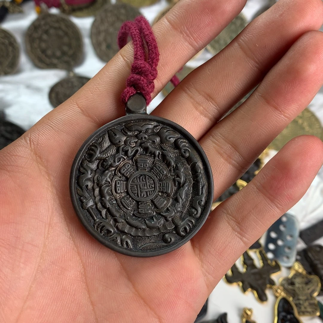 大***利泥塑直播间漏价九宫八卦牌