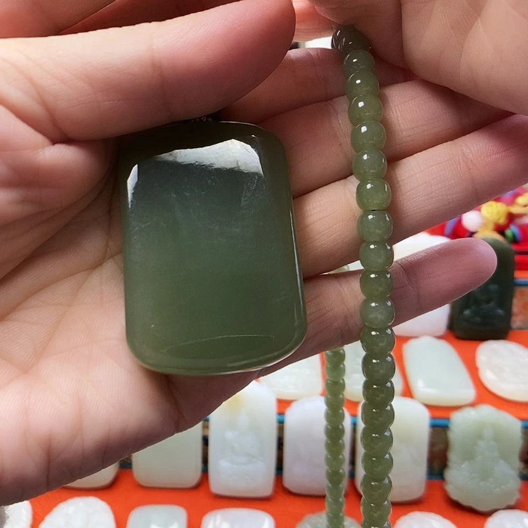 犄***旯和田玉未镶嵌颈饰