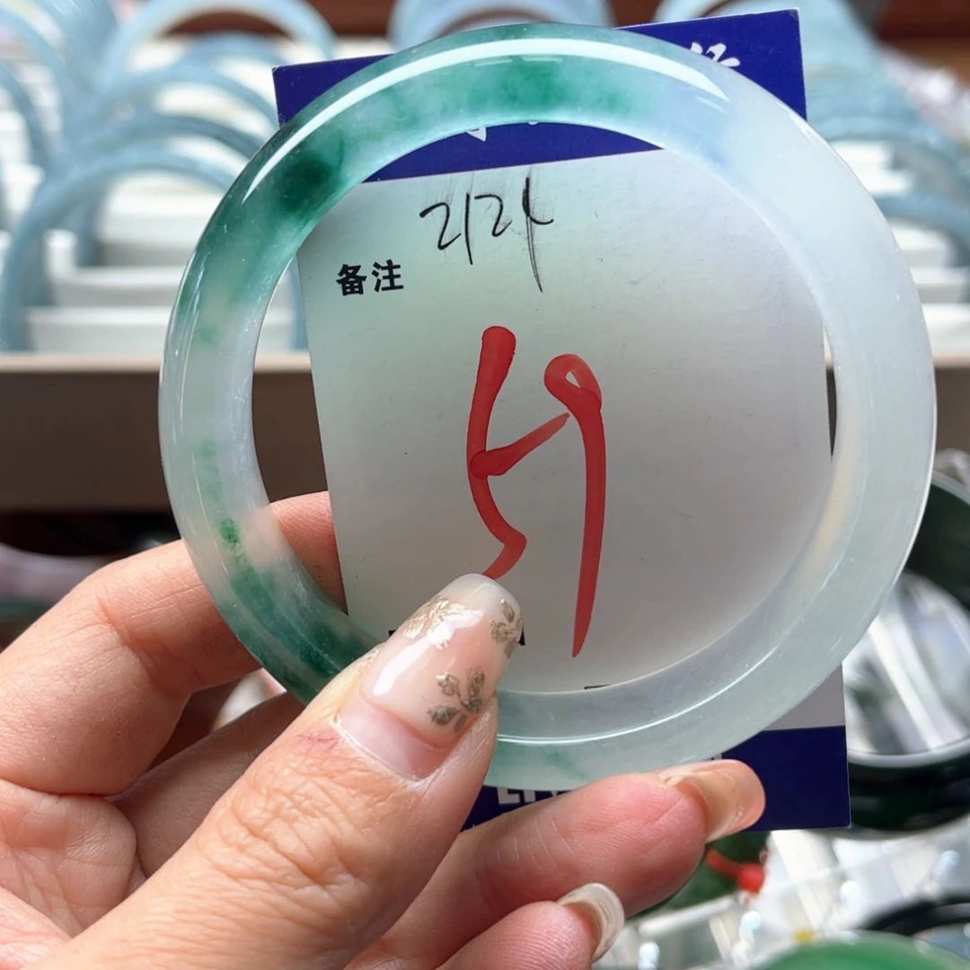 石英岩玉未镶嵌手镯