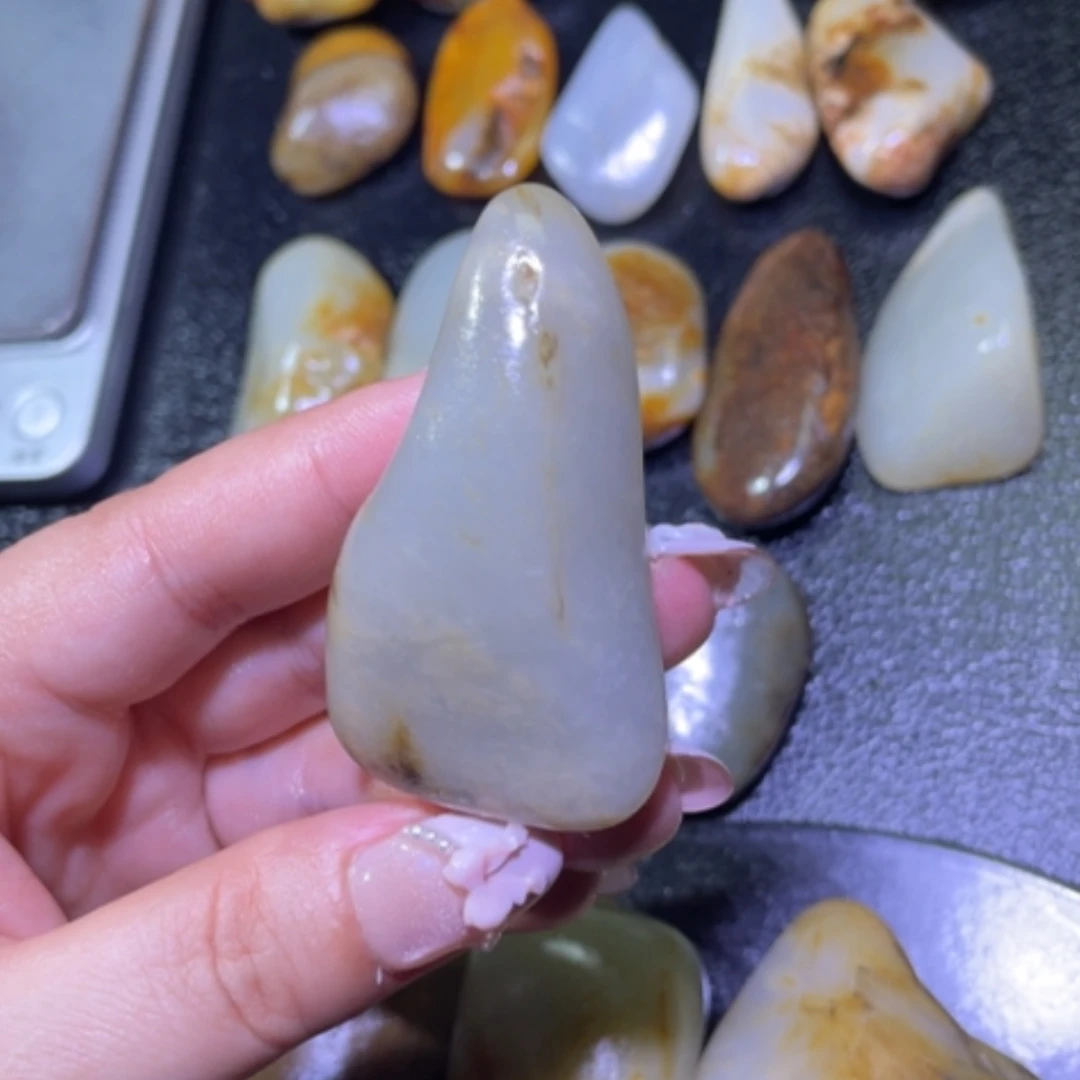 【闪购商品】颈饰未镶嵌和田玉?****?