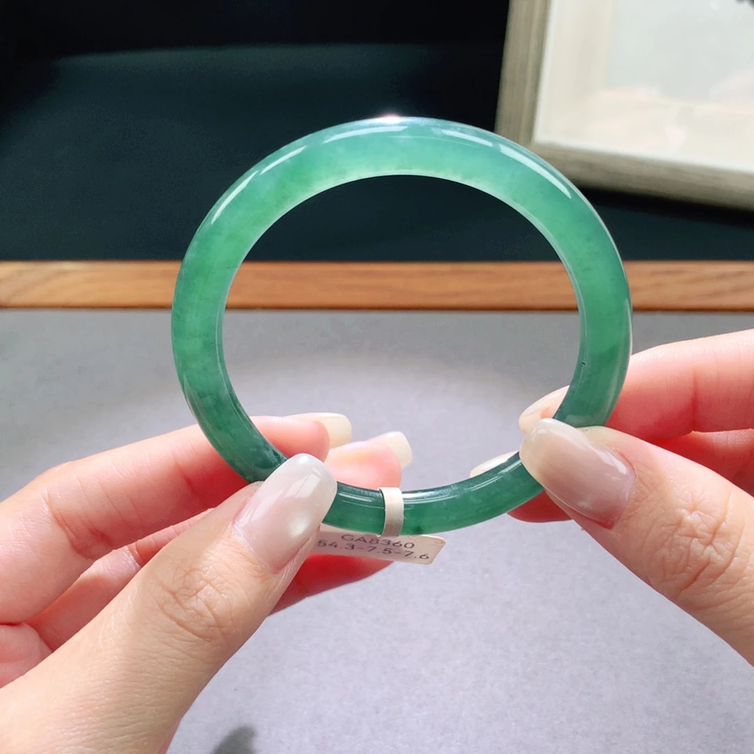 田***青翡翠手镯未镶嵌天然