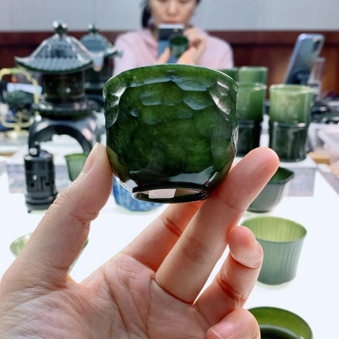 未镶嵌和田玉摆件