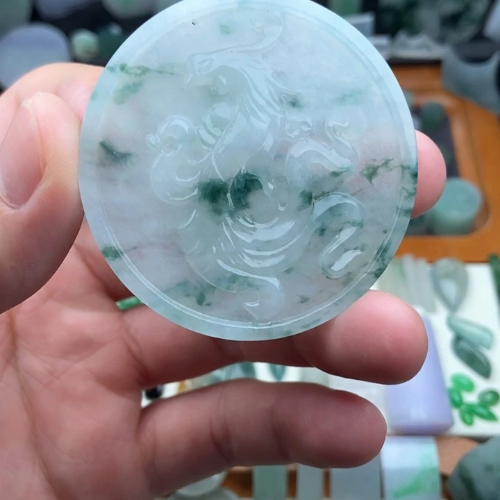 定制翡翠未镶嵌逸晨翡翠定制咨询客服中心，勿拍！