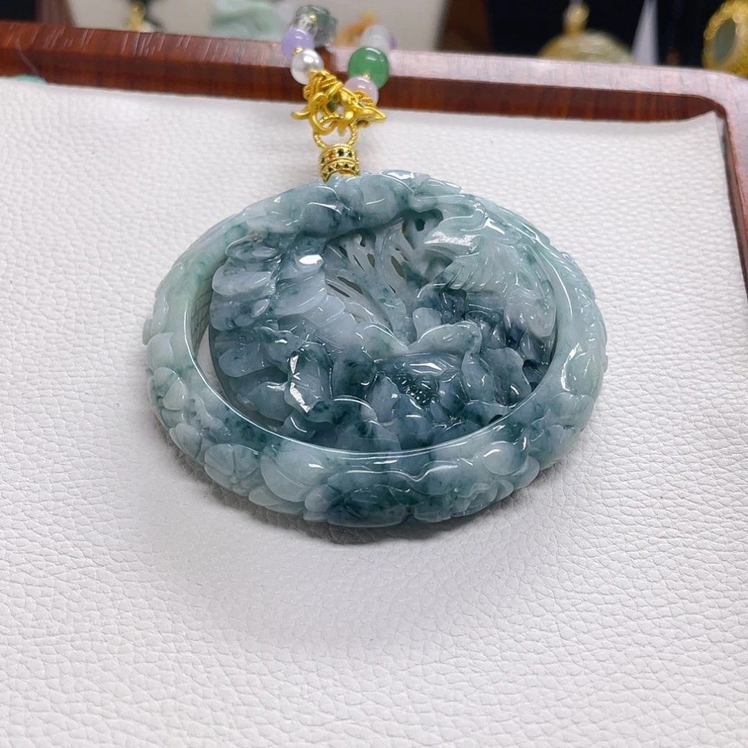 珞***星翡翠未镶嵌颈饰飘花套镯