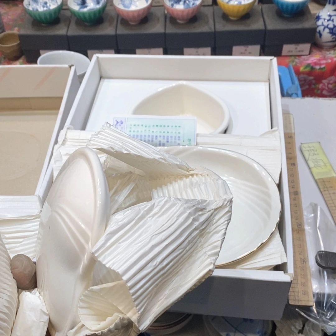 瓷片中*龙沉甸甸的点点滴滴的