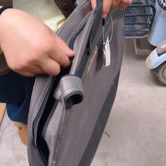 鱼护包灰土色拉锁坏瑕疵