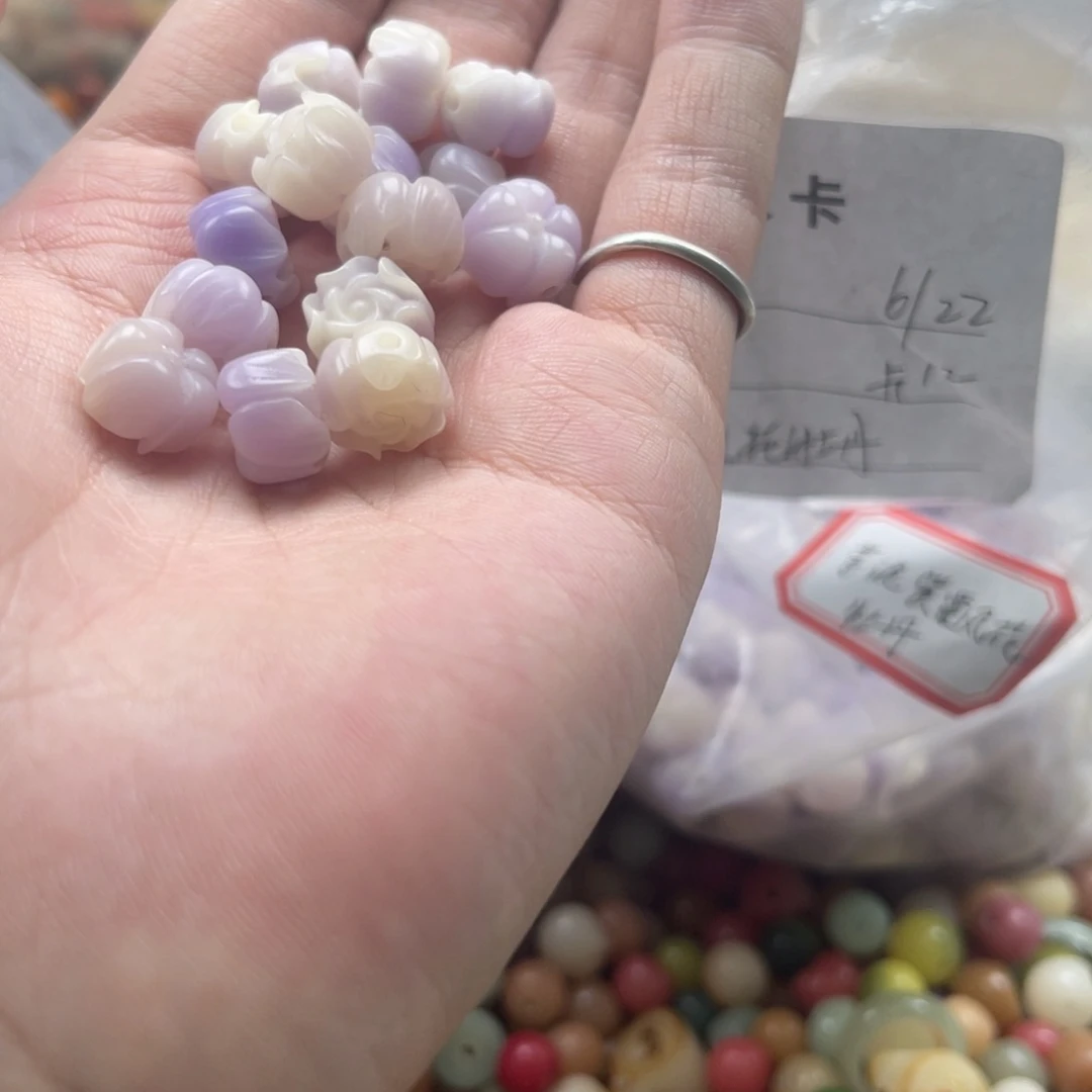 吊坠白玉菩提c12/20+2颗玫瑰花