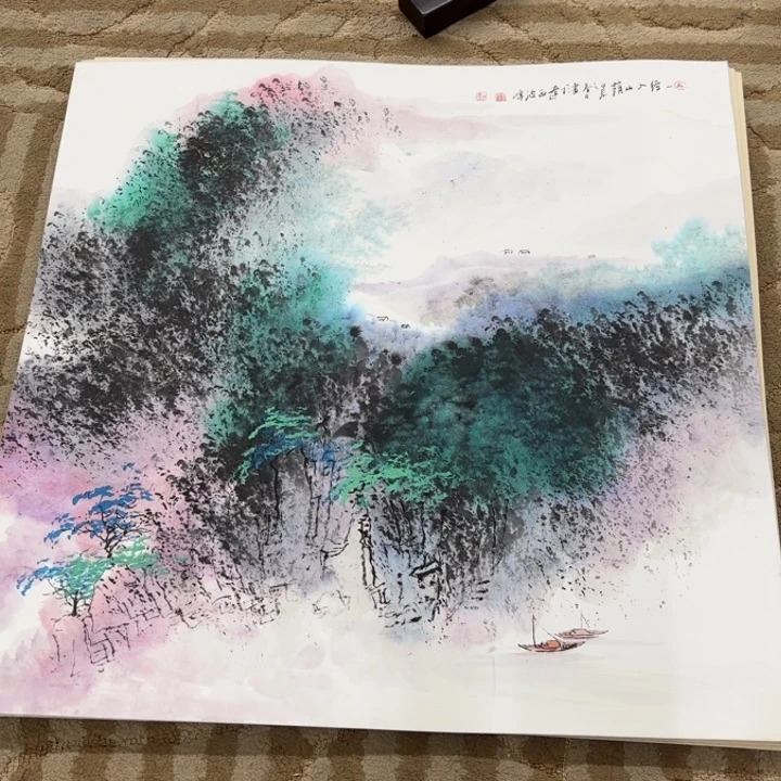 国画花鸟的翅膀是由两只