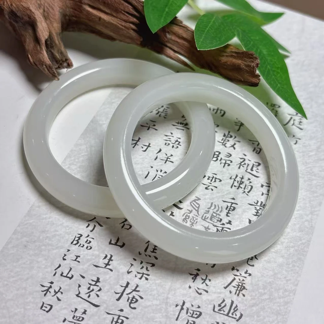 《铁头老猪》WJ062天然和田玉白玉手镯多样性发其一
