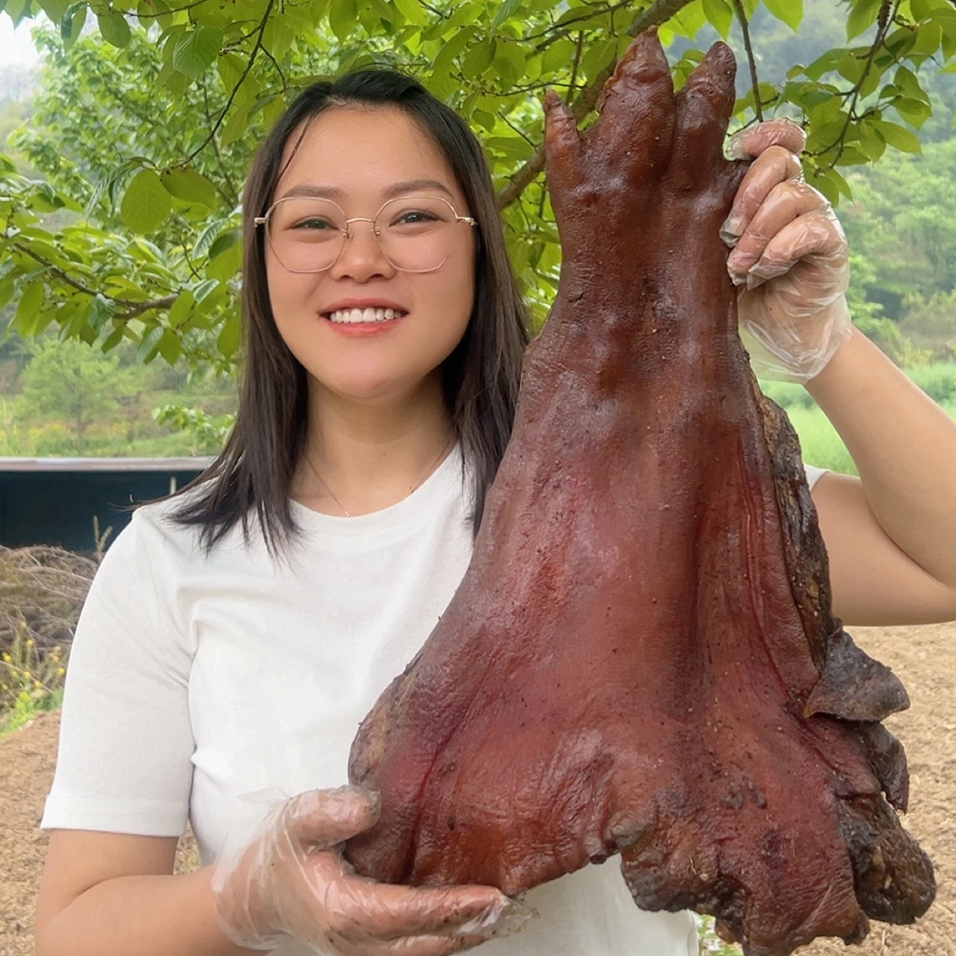 【腊猪脚】贵州特产传统柏香柴火烟熏腊猪脚洗净切小开袋即炖