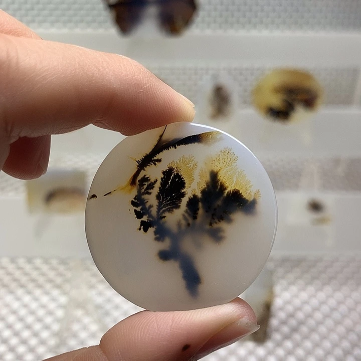 大***手玛瑙/玉髓未镶嵌颈饰