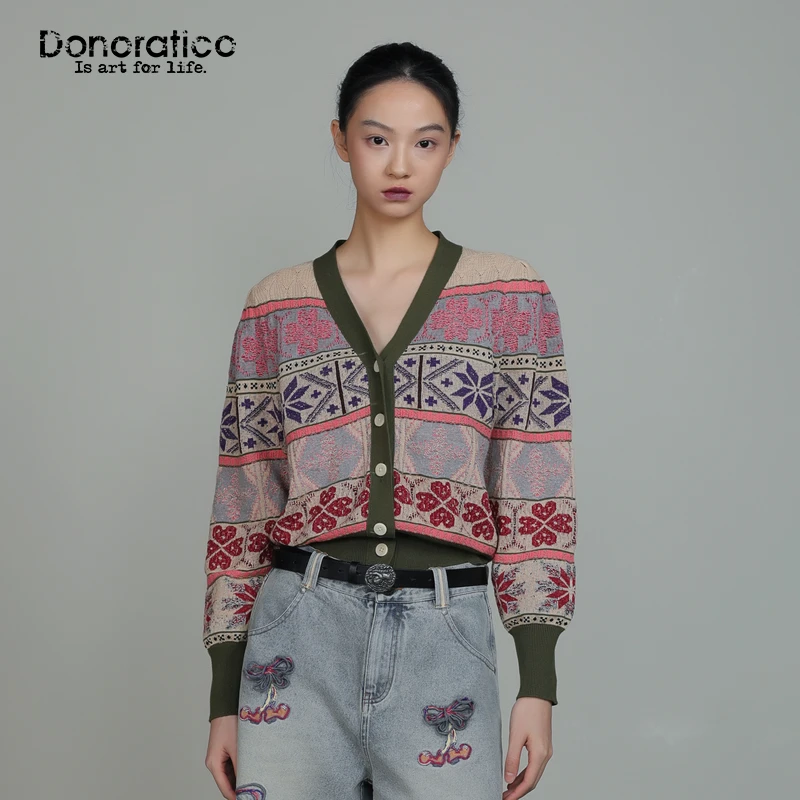 达衣岩文艺复古提花开衫2025秋新品俏皮时尚V领肌理感短针织衫女