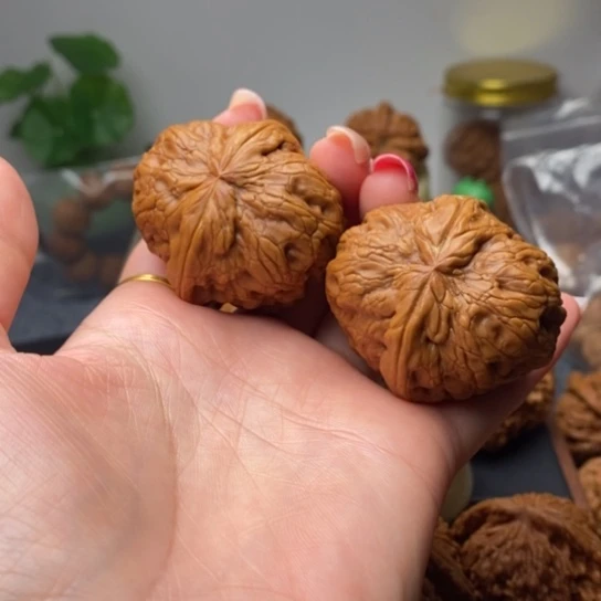 文玩核桃吊坠44驴打滚