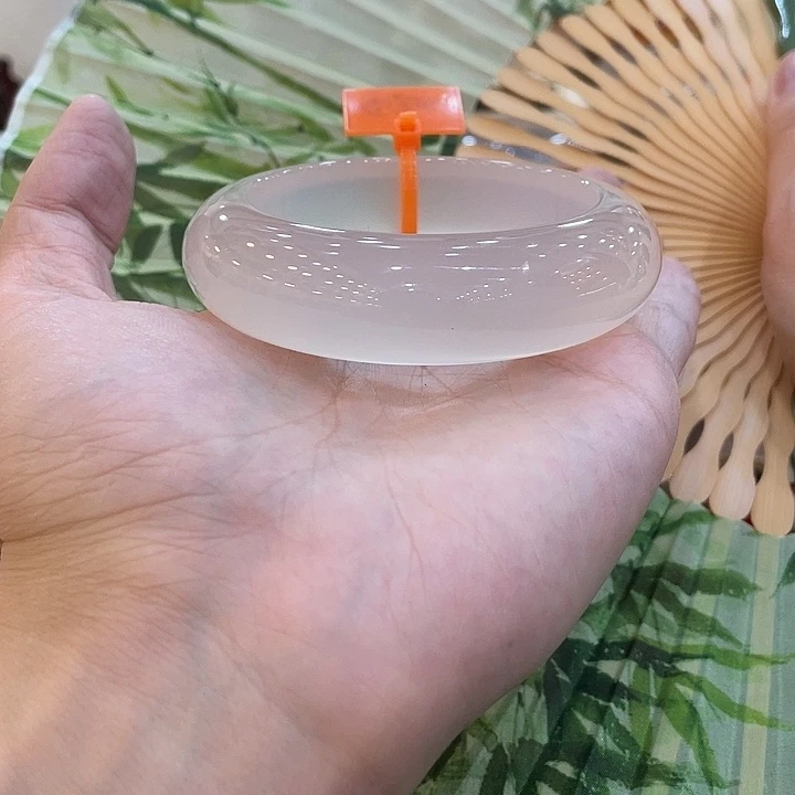 玛瑙/玉髓手镯未镶嵌芭***宝