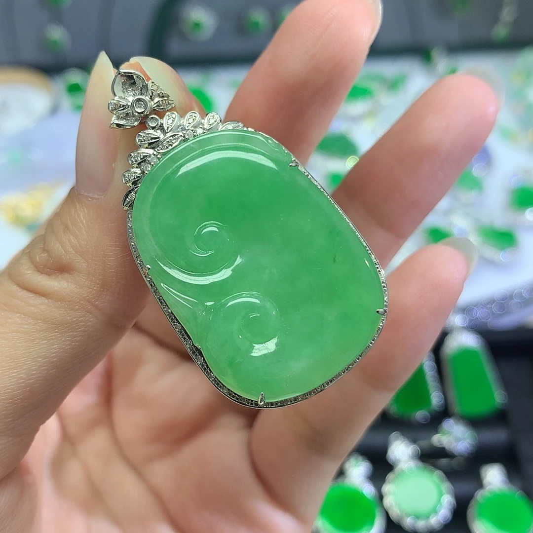 吊坠(不含链)18K金镶嵌翡翠