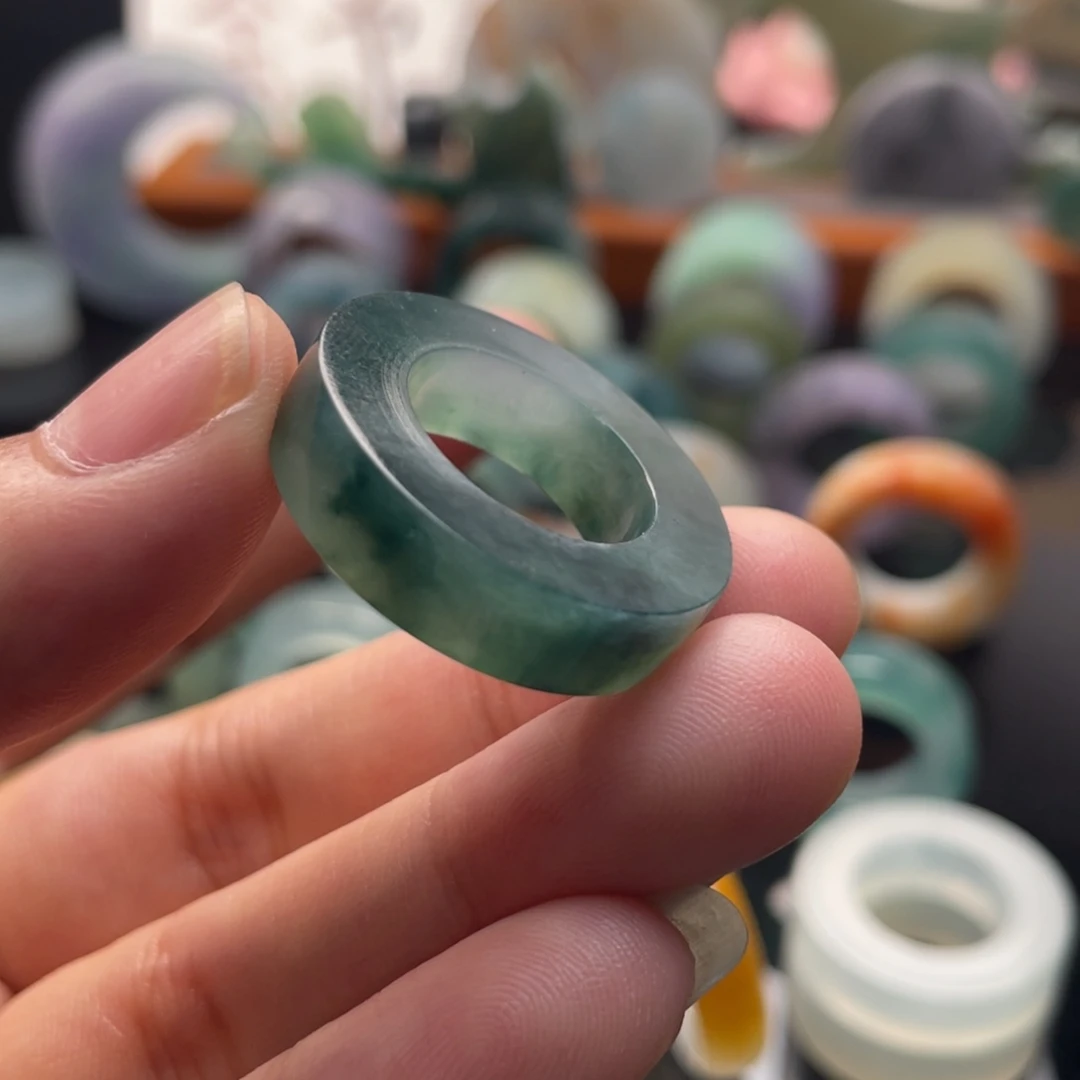 定制翡翠未镶嵌  渲染绿