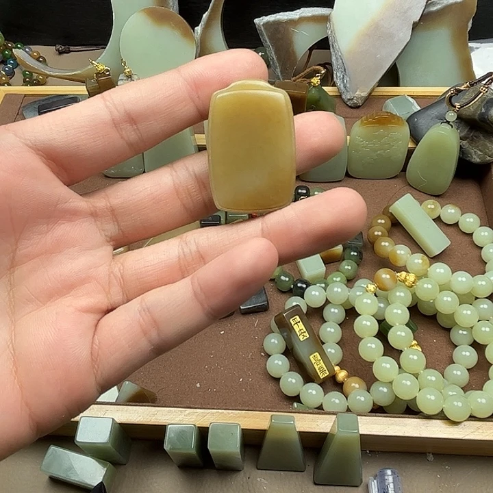 和田玉未镶嵌挂件