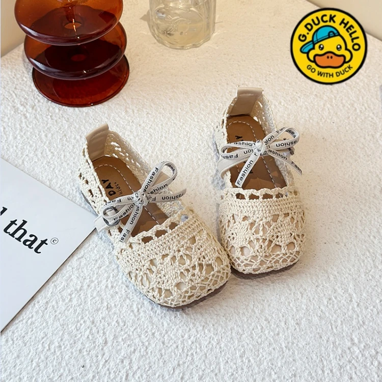 小黄鸭春秋夏季女宝1一2-3岁小童公主镂空透气编织婴儿软底学步鞋