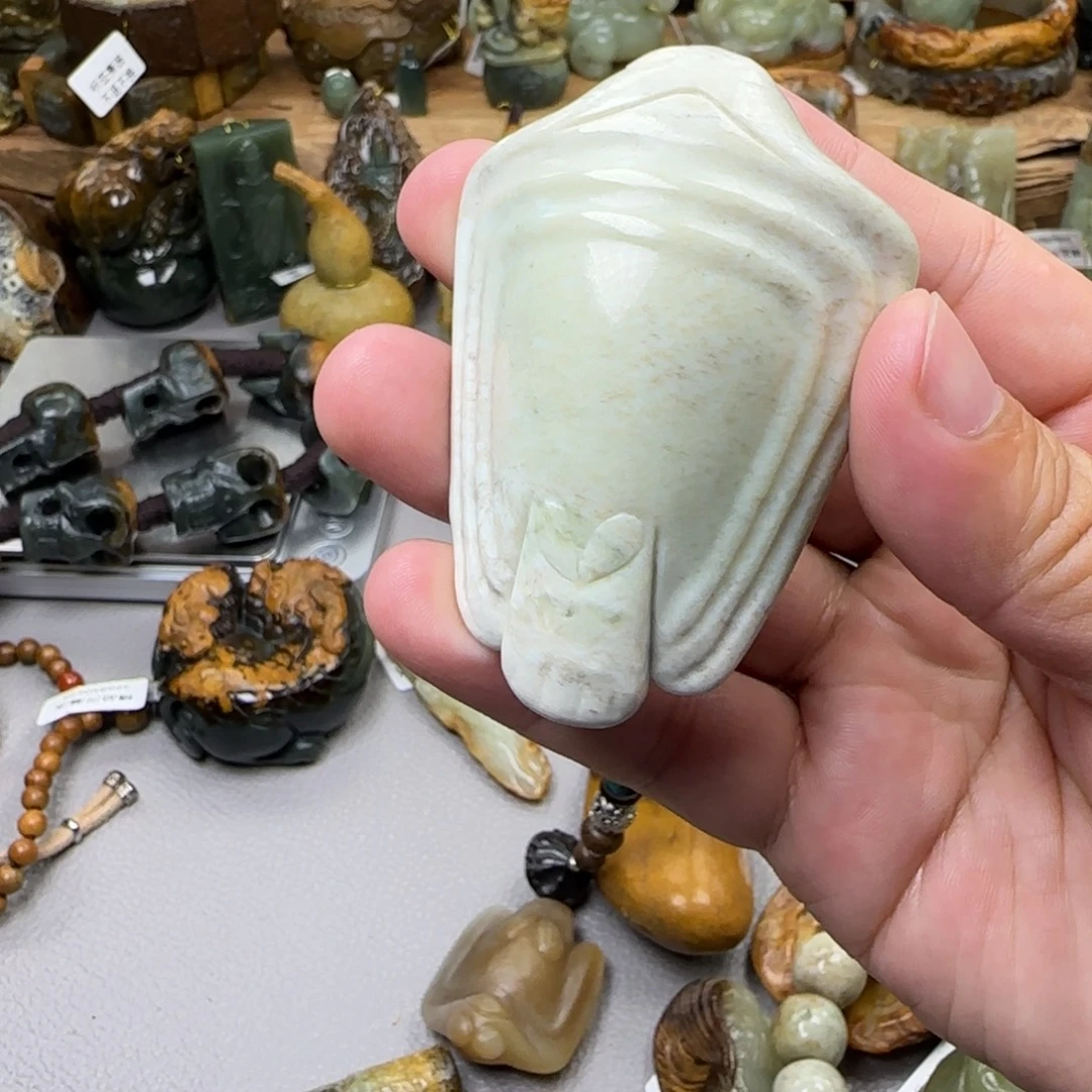 小***满岫岩老玉（透闪石质玉）未镶嵌珠宝奇石