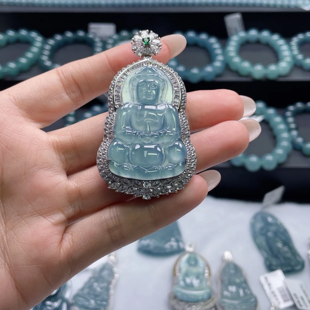 翡翠银S925镶嵌颈饰观音