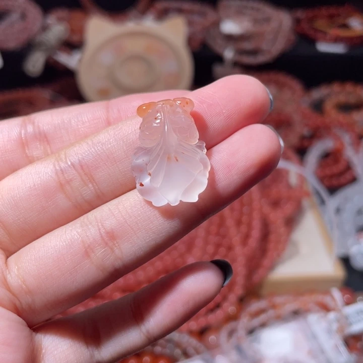 南红玛瑙未镶嵌金鱼2424打孔备注