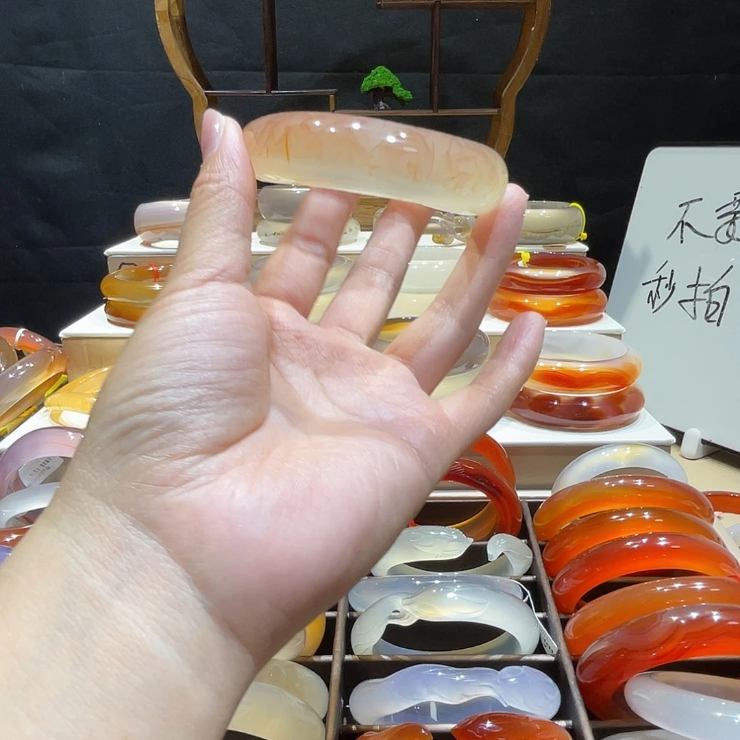 玛瑙/玉髓未镶嵌手镯