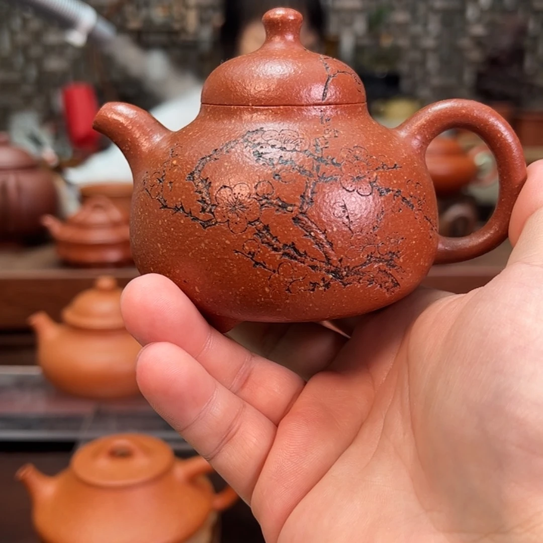 東***哥茶壶紫砂粗砂红降坡乳顶180cc