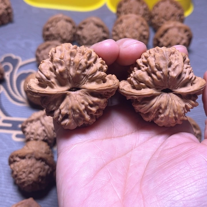 核桃把件i*王勇打官帽文玩核桃