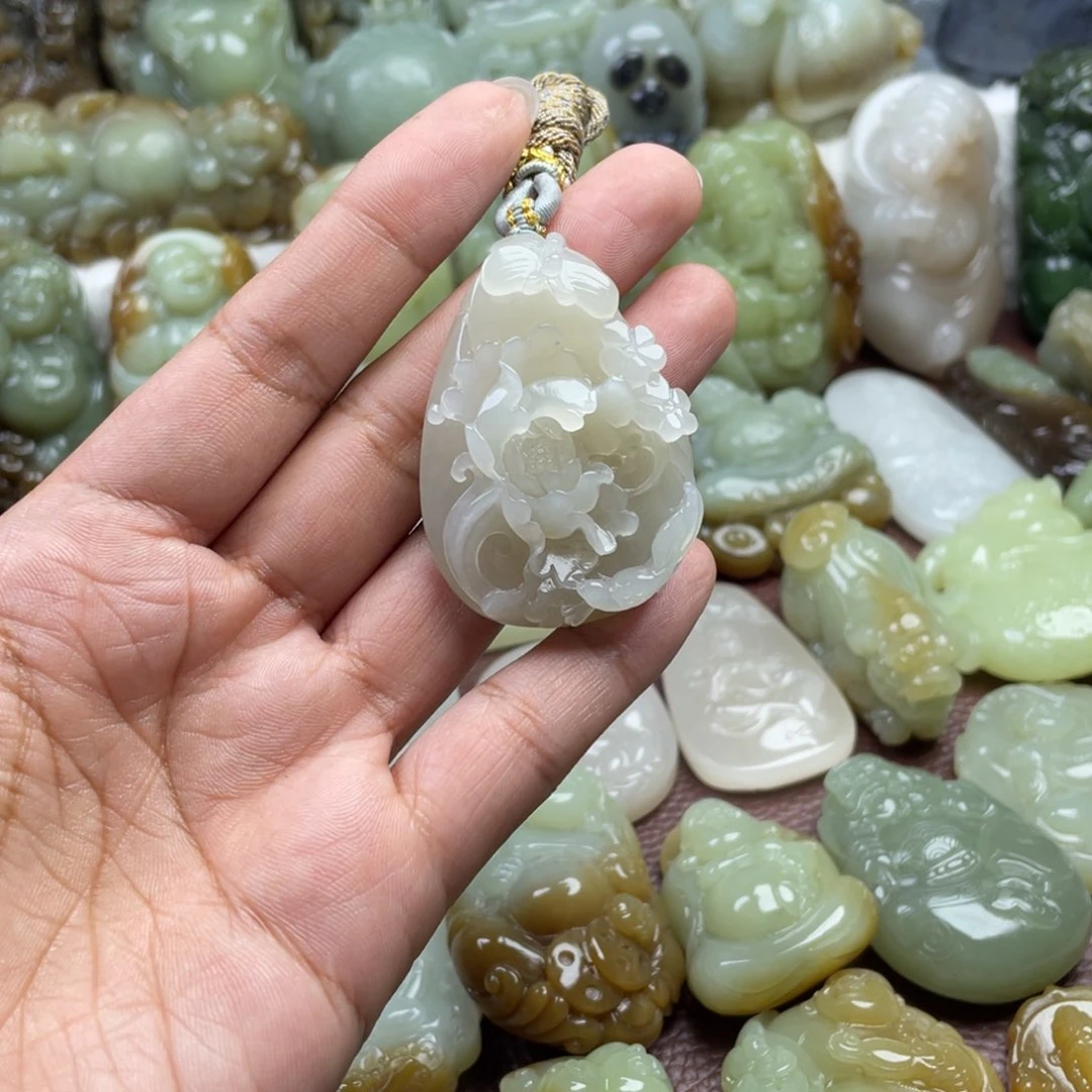 和田玉未镶嵌颈饰