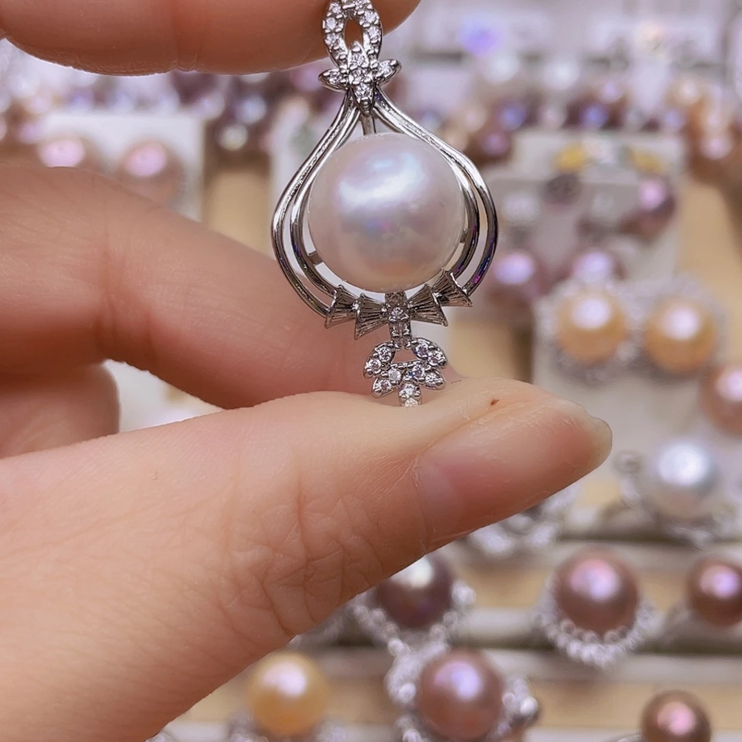 淡水珍珠吊坠(赠链)未镶嵌